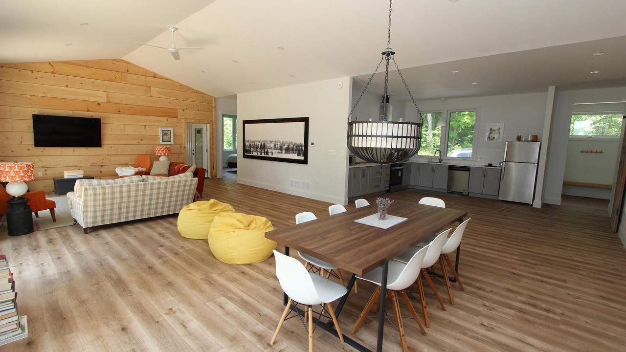 Photo of Livingroom in Havelock-Belmont-Methuen