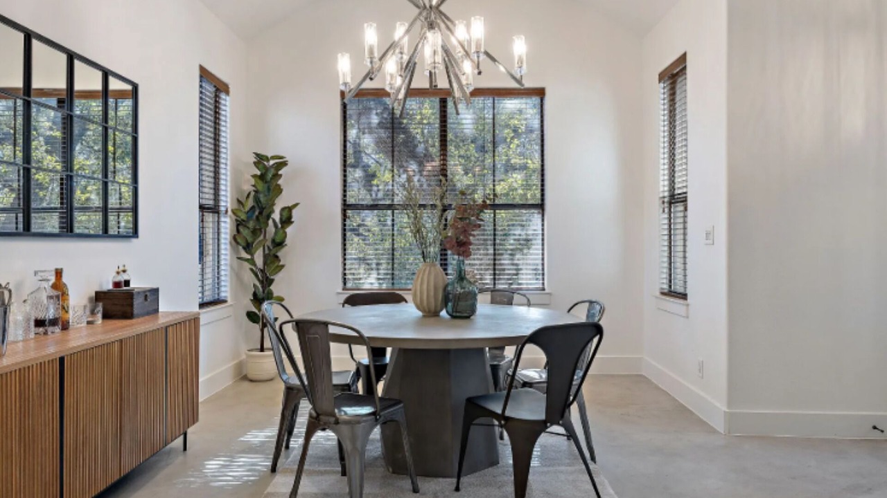 Photo of Livingroom in Travis Heights