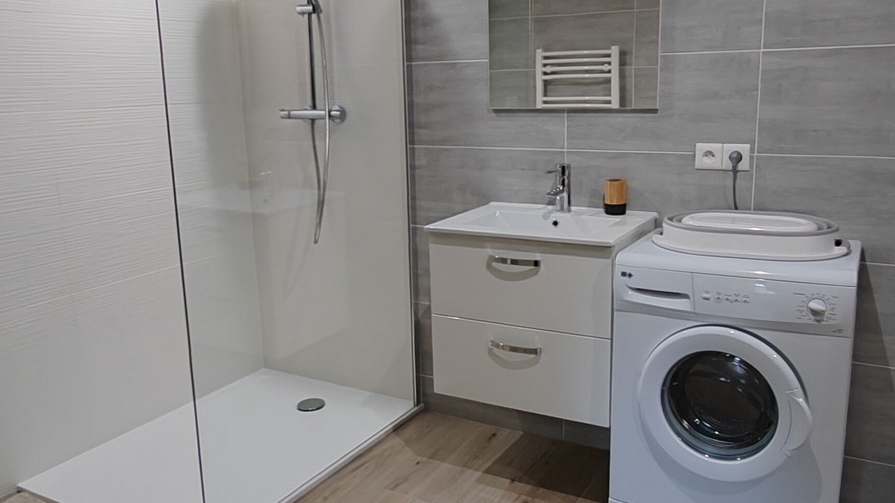 Photo of Bathroom in L'Hopital