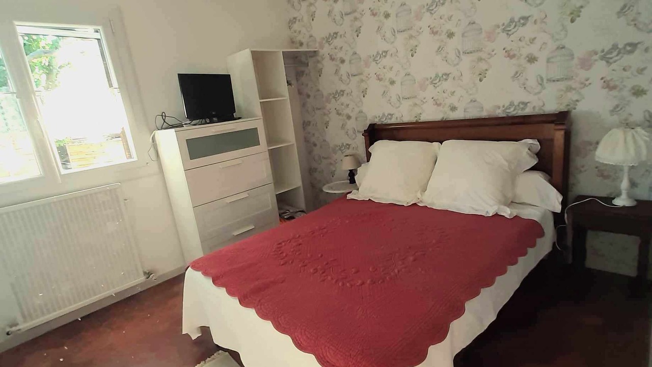 Photo of Bedroom in Entraigues-sur-la-Sorgue