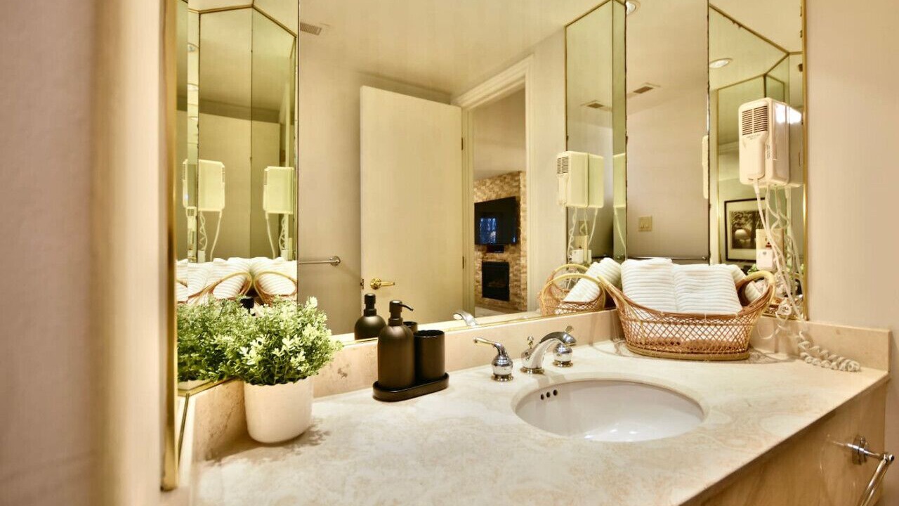 Photo of Bathroom in Oro-Medonte