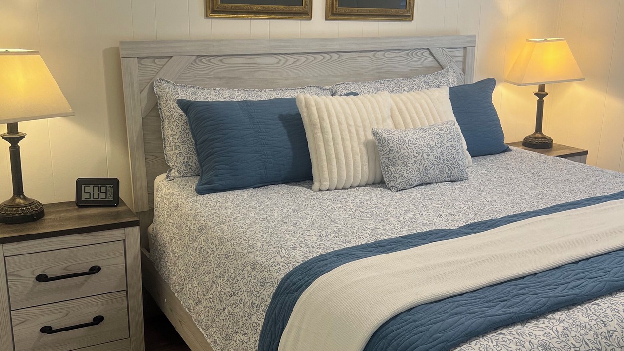 Photo of Bedroom in Flat Rock
