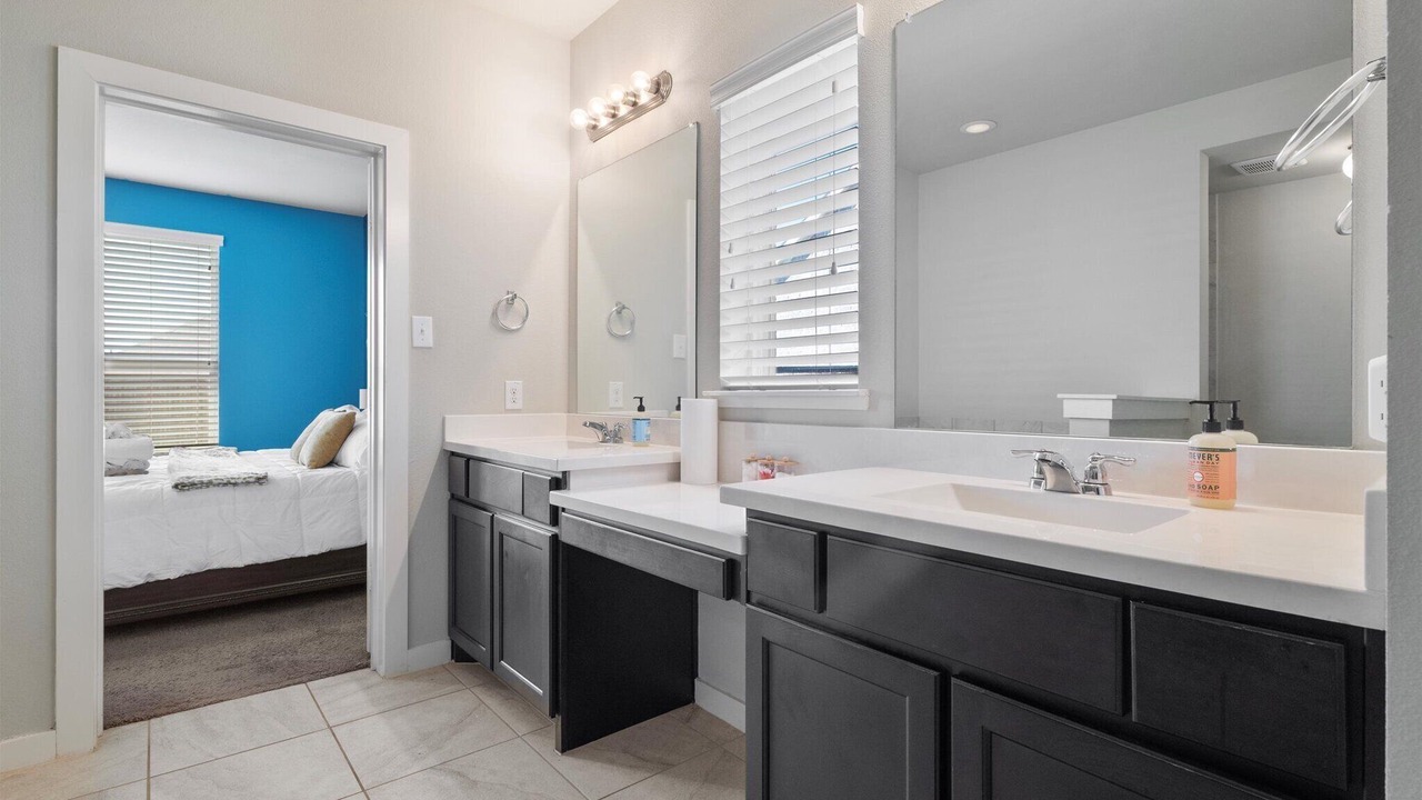 Photo of Bathroom in Aubrey