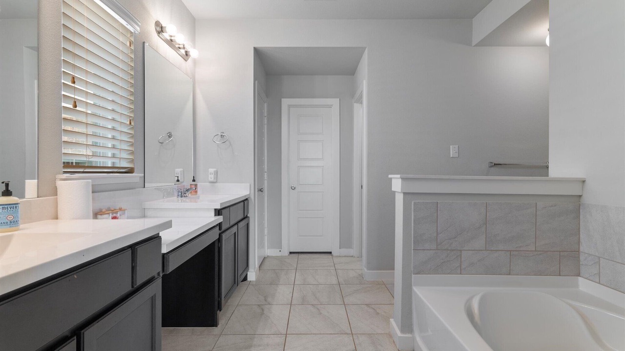 Photo of Bathroom in Aubrey