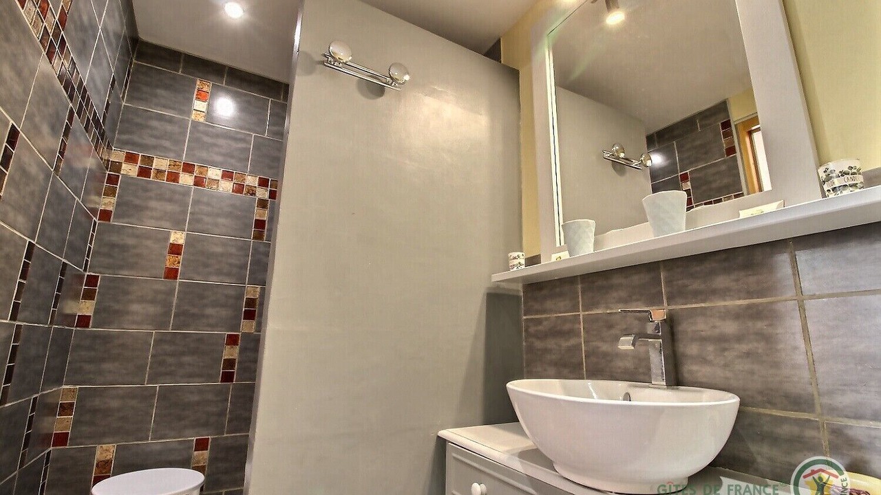 Photo of Bathroom in Dinan