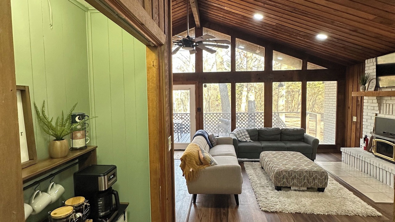 Photo of Livingroom in Mead