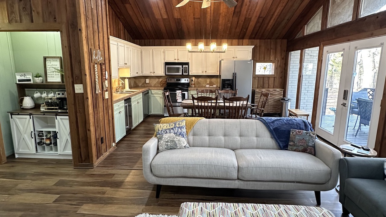 Photo of Livingroom in Mead