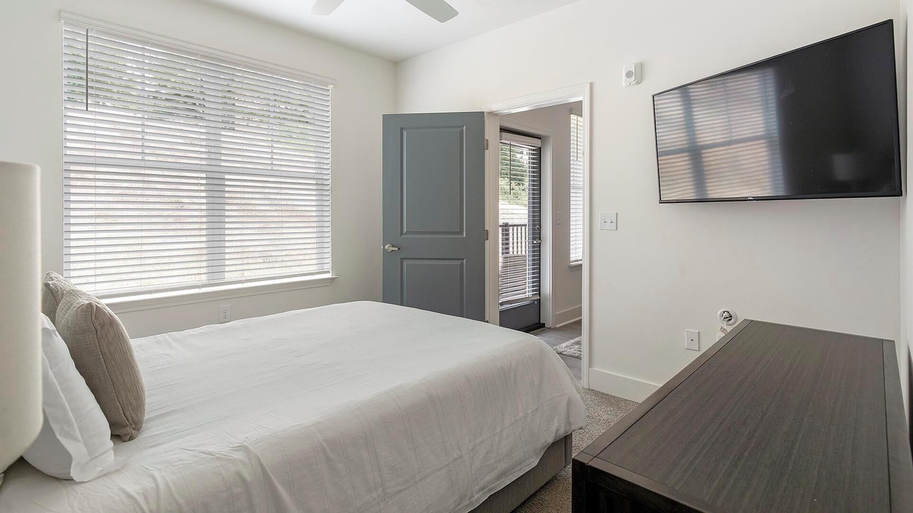 Photo of Bedroom in Crestline Heights
