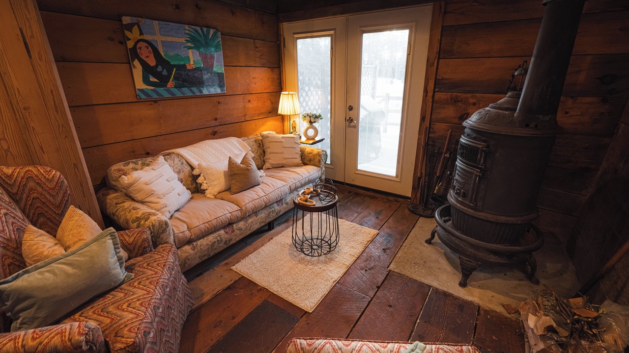 Photo of Livingroom in South Londonderry