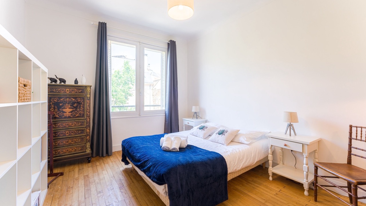 Photo of Bedroom in Graslin - Commerce