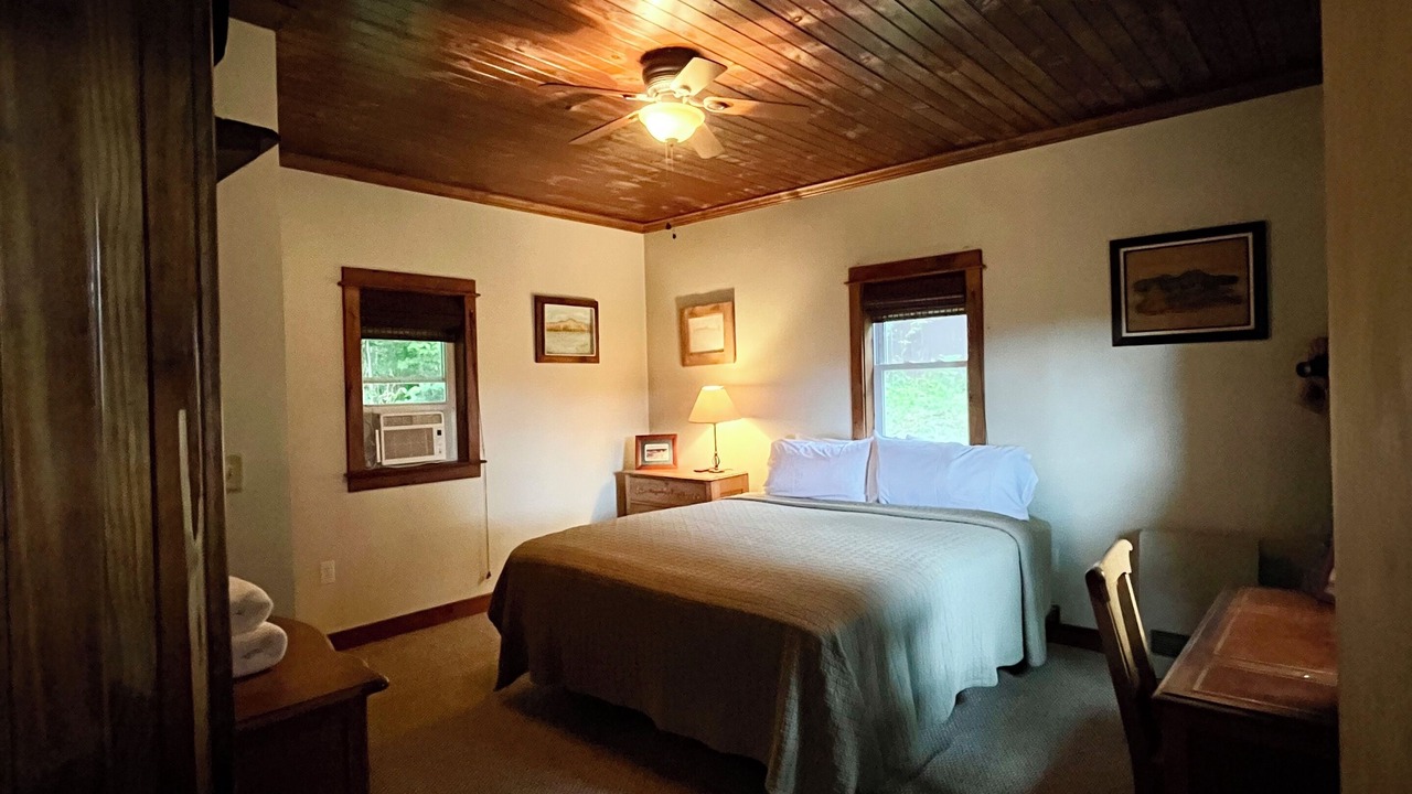 Photo of Bedroom in Long Lake