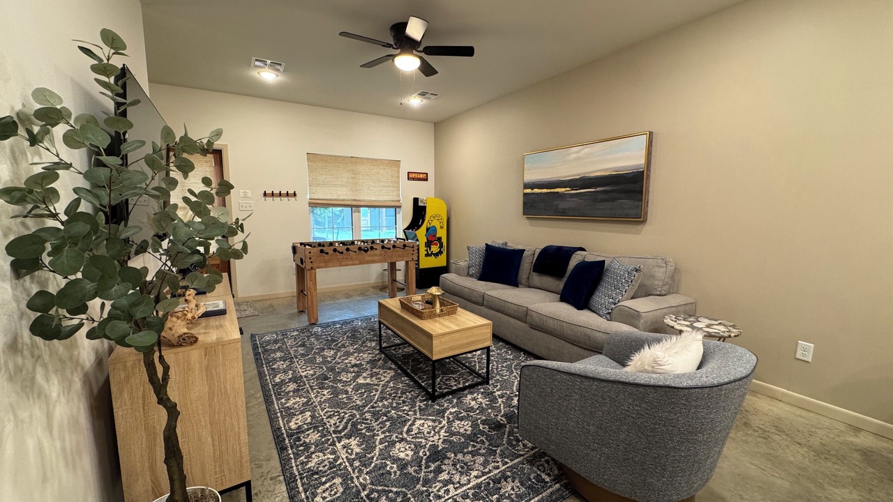 Photo of Livingroom in Downtown