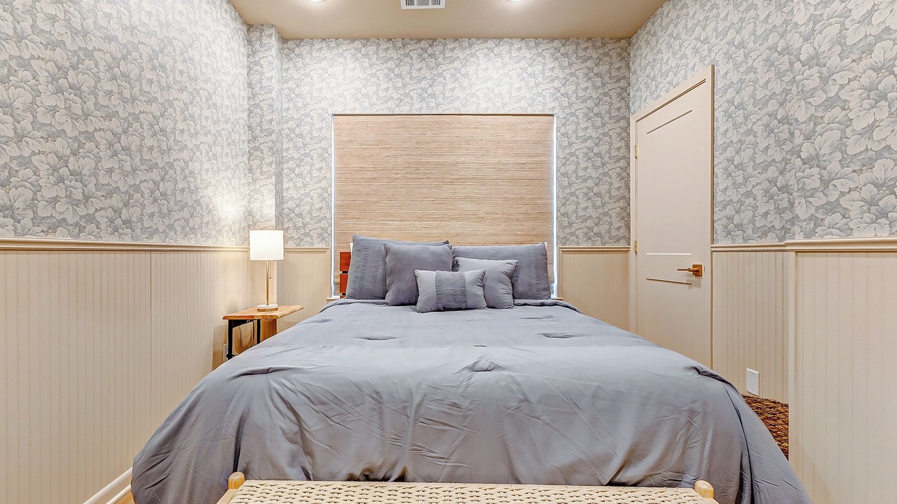 Photo of Bedroom in Downtown