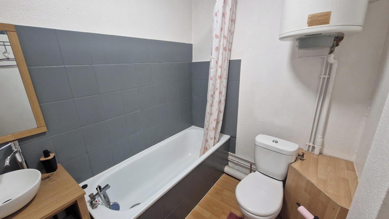 Photo of Bathroom in Besancon Old Town