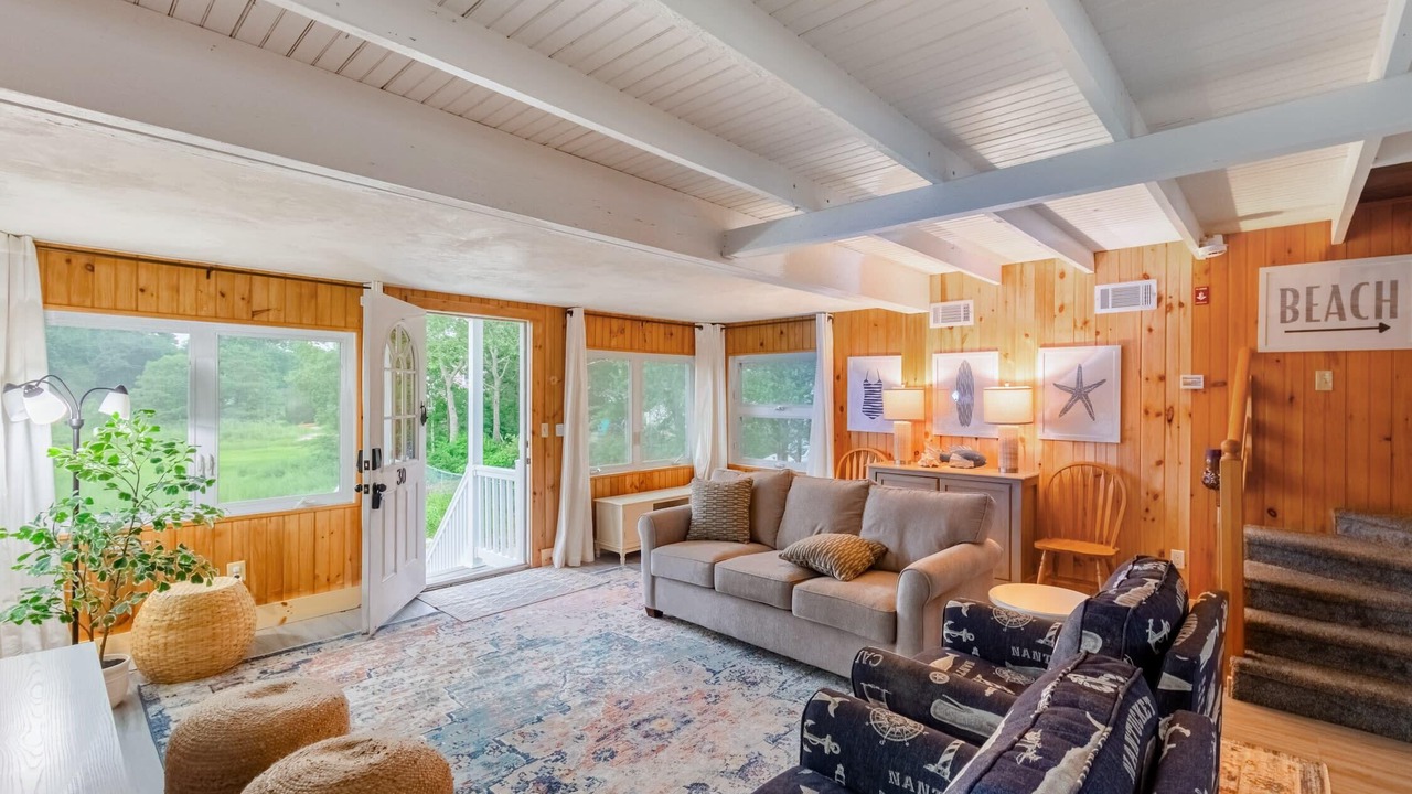 Photo of Livingroom in Onset