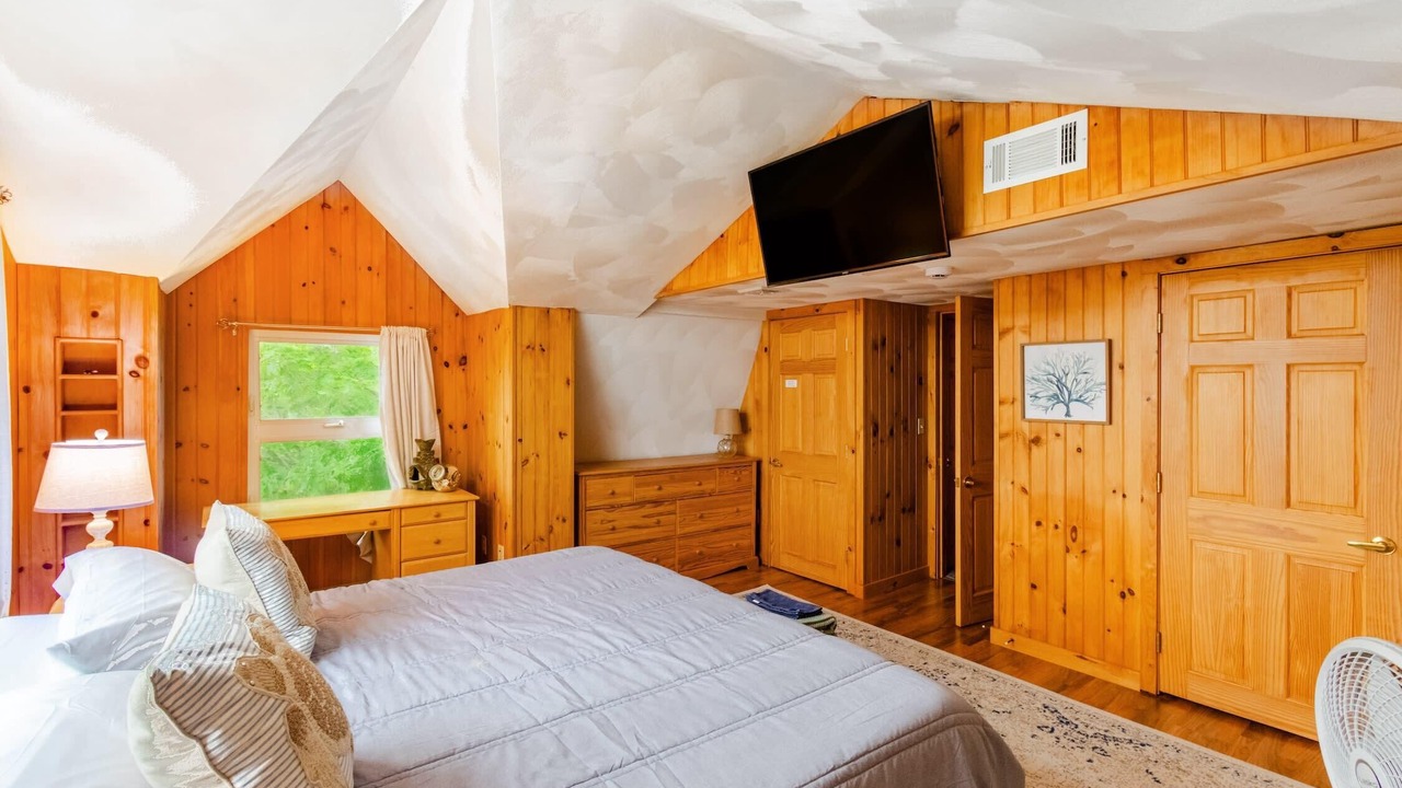 Photo of Bedroom in Onset