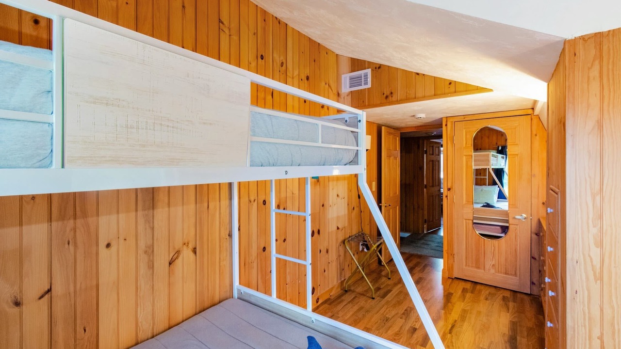 Photo of Bedroom in Onset