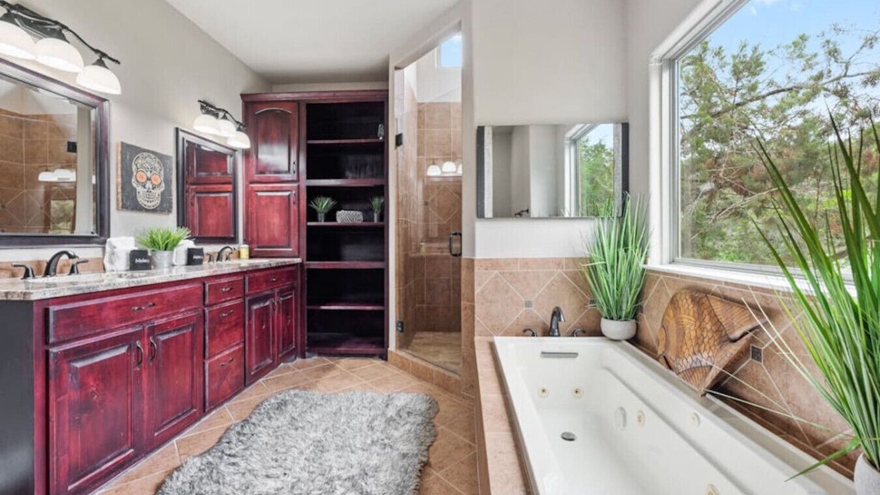 Photo of Bathroom in Apache Shores