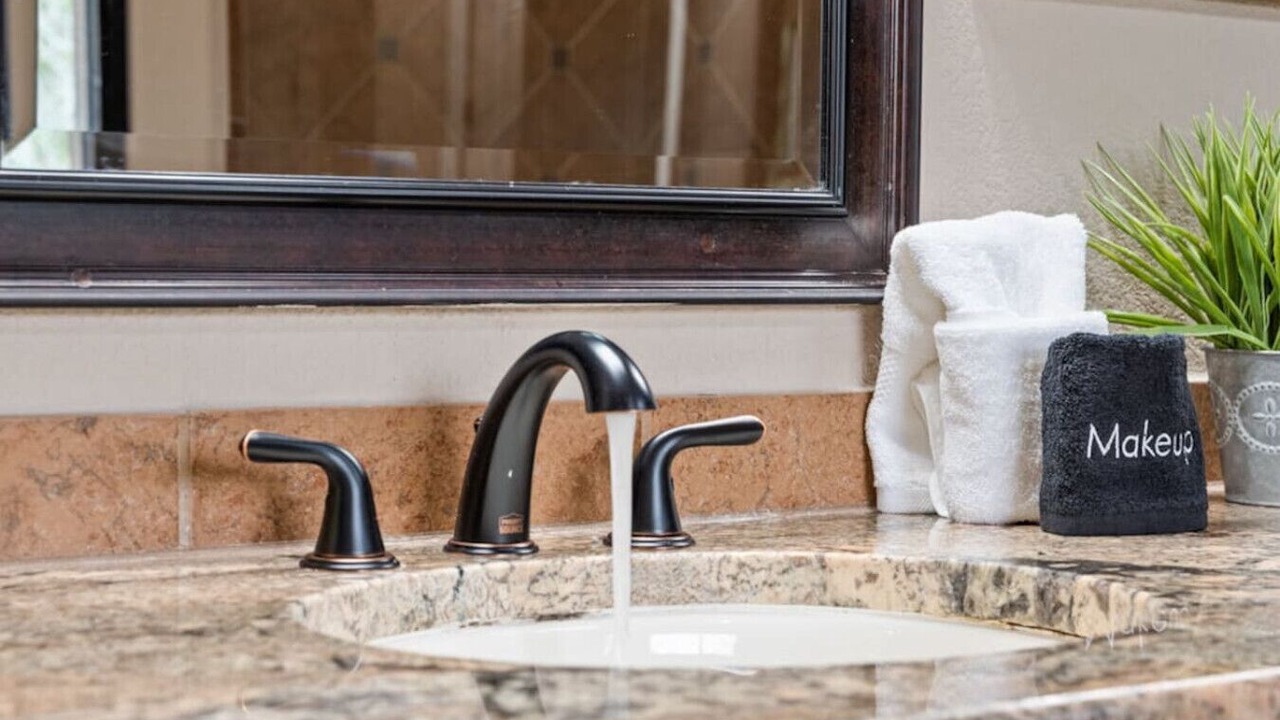 Photo of Bathroom in Apache Shores