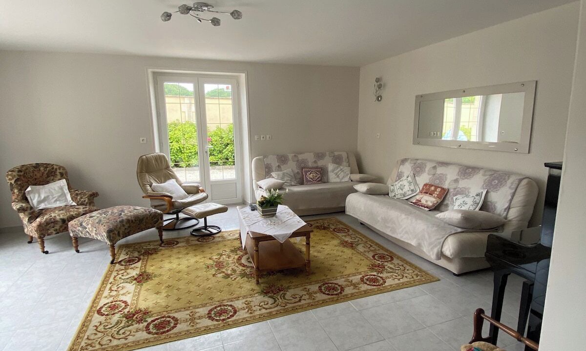 Photo of Livingroom in Banville