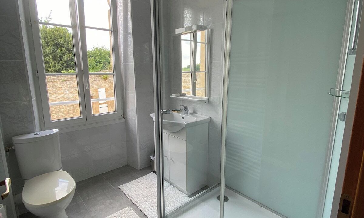 Photo of Bathroom in Banville