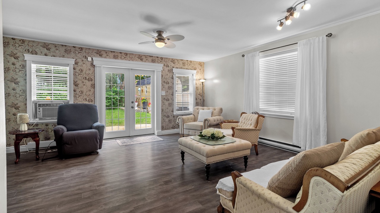 Photo of Livingroom in Terra Nova