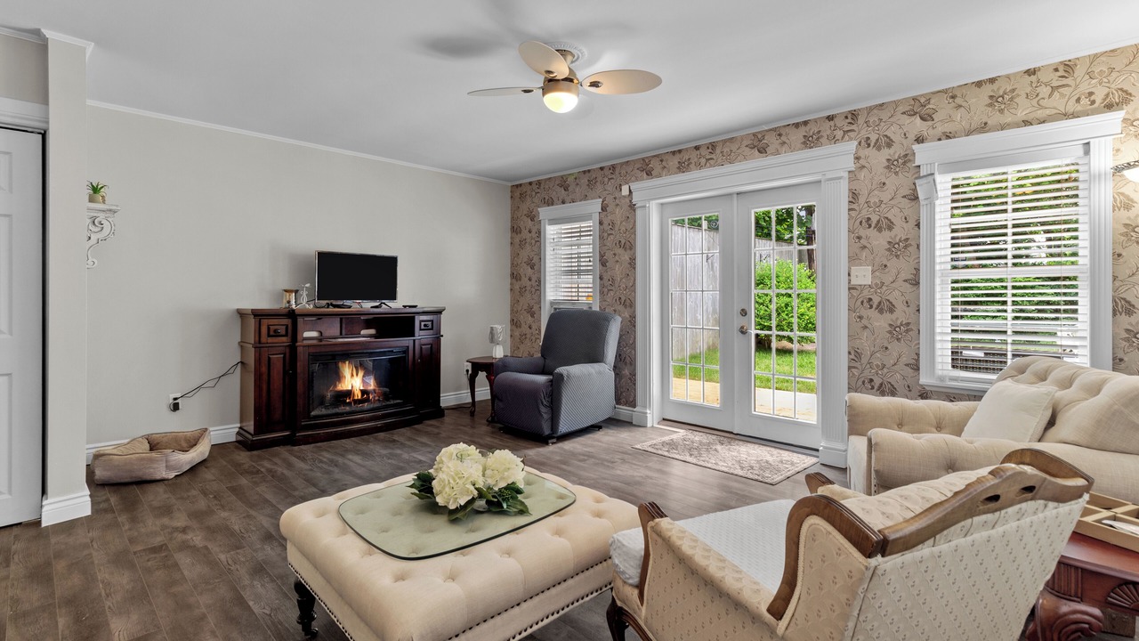 Photo of Livingroom in Terra Nova