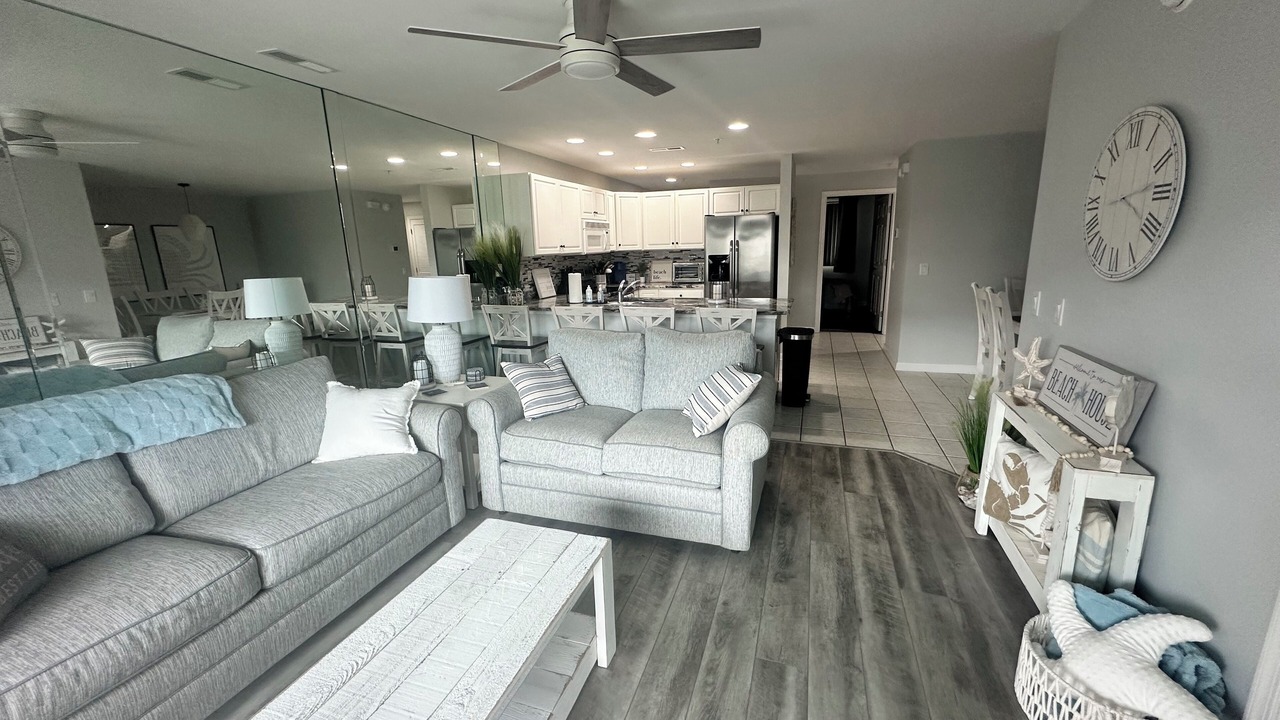 Photo of Livingroom in Heron Harbour Isle