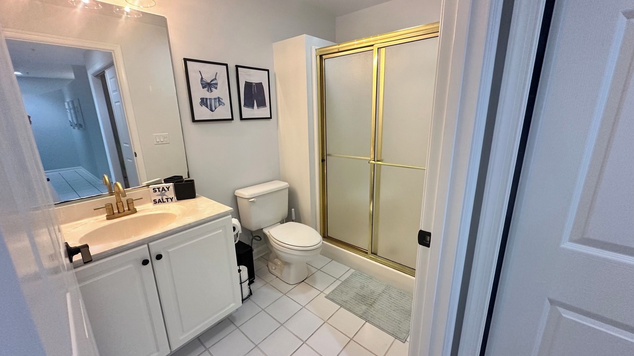 Photo of Bathroom in Heron Harbour Isle