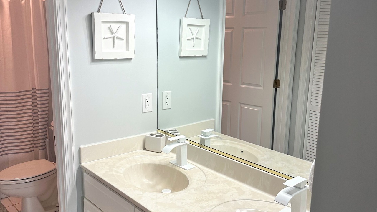 Photo of Bathroom in Heron Harbour Isle