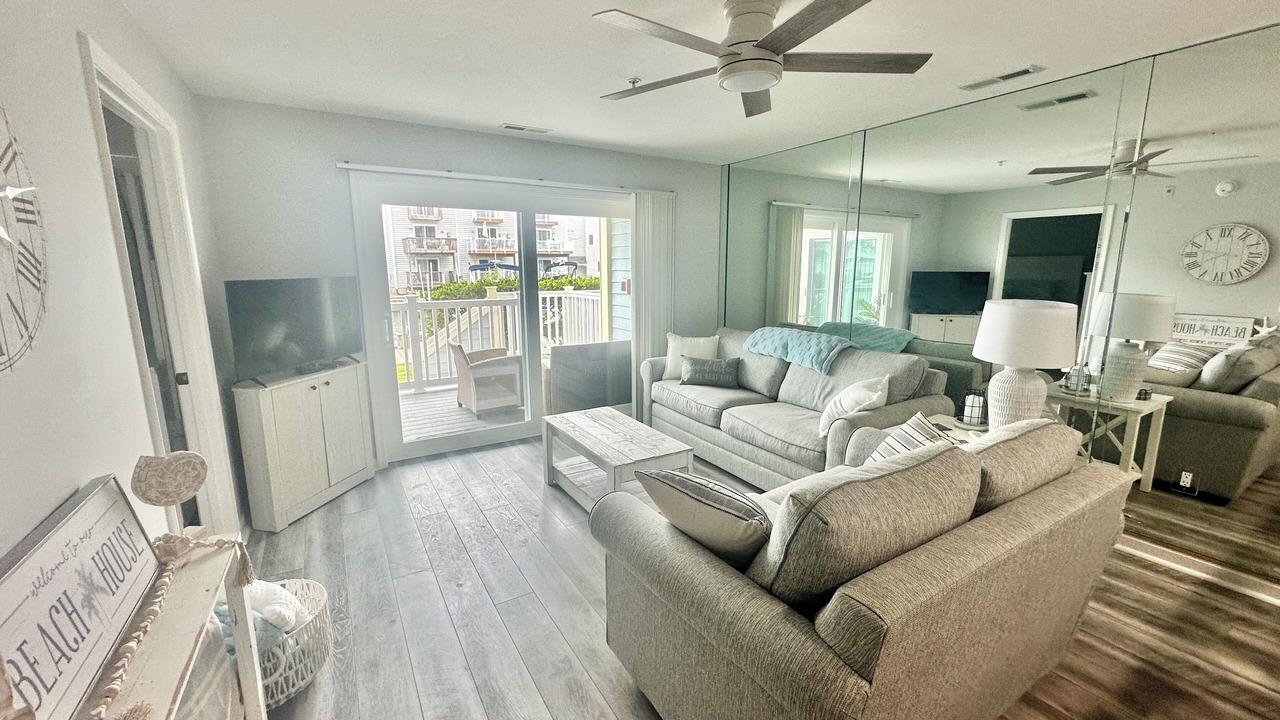 Photo of Livingroom in Heron Harbour Isle