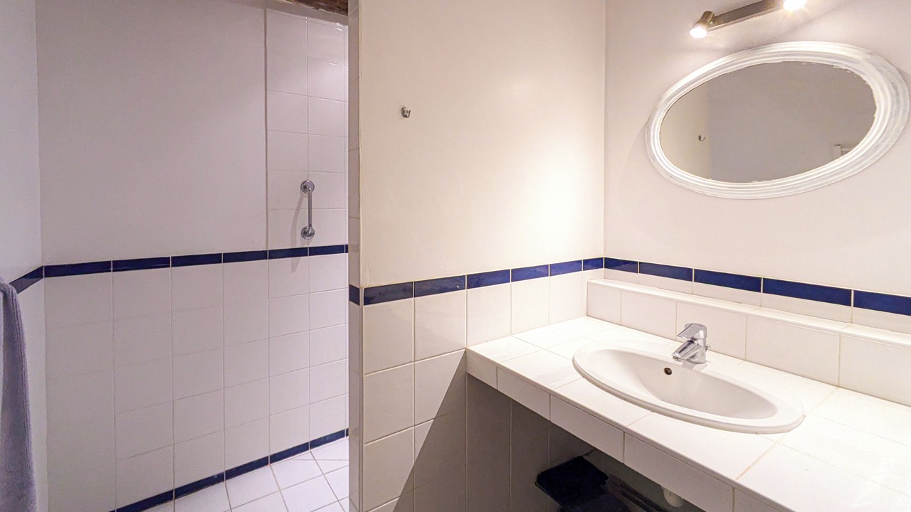 Photo of Bathroom in Saint-Flovier