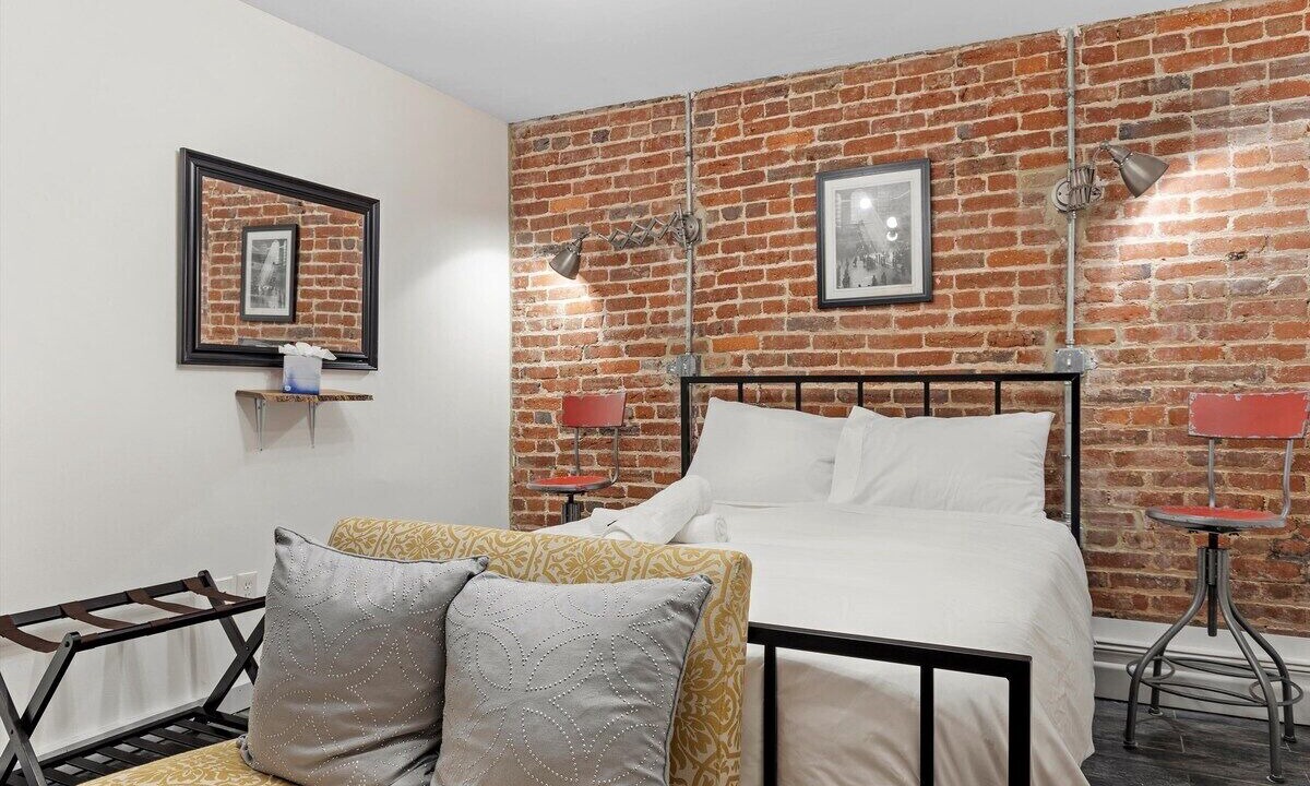 Photo of Bedroom in Lanier Heights