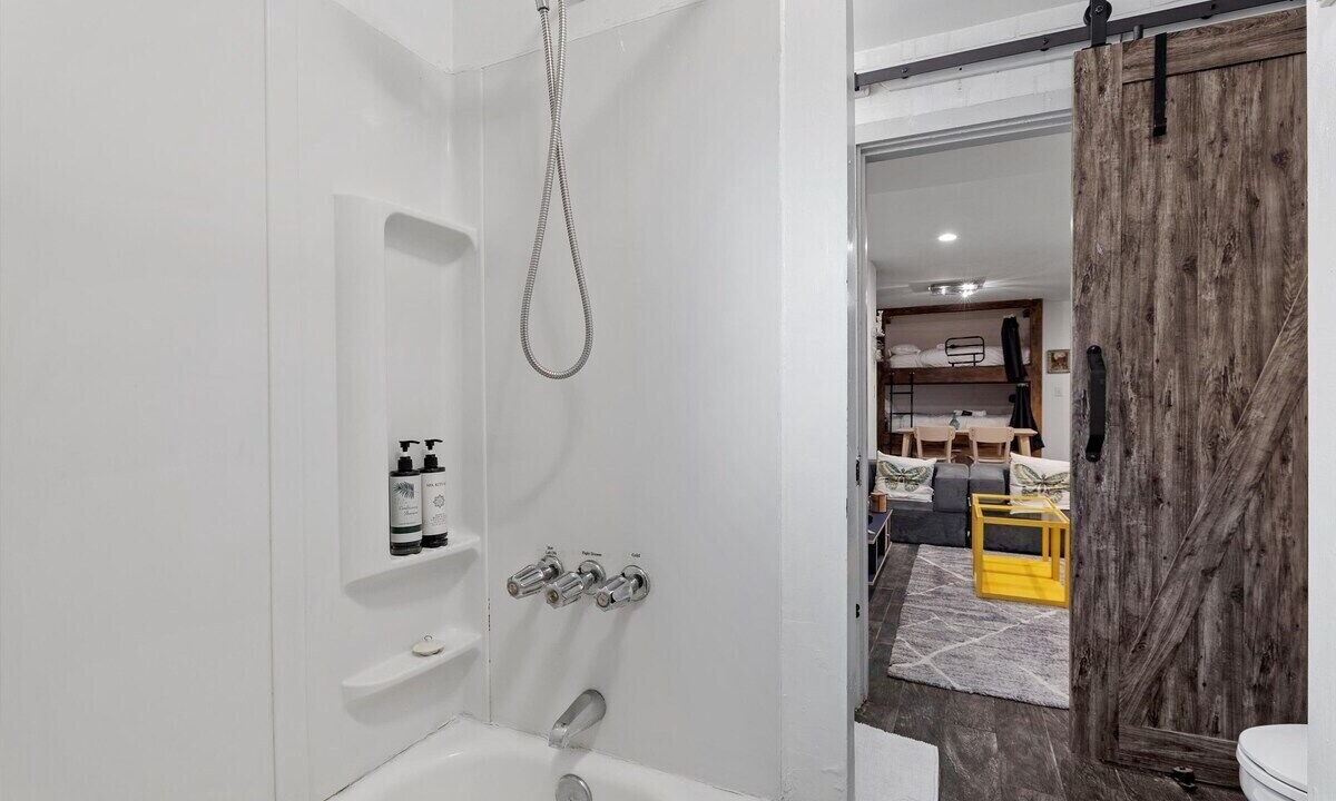 Photo of Bathroom in Lanier Heights