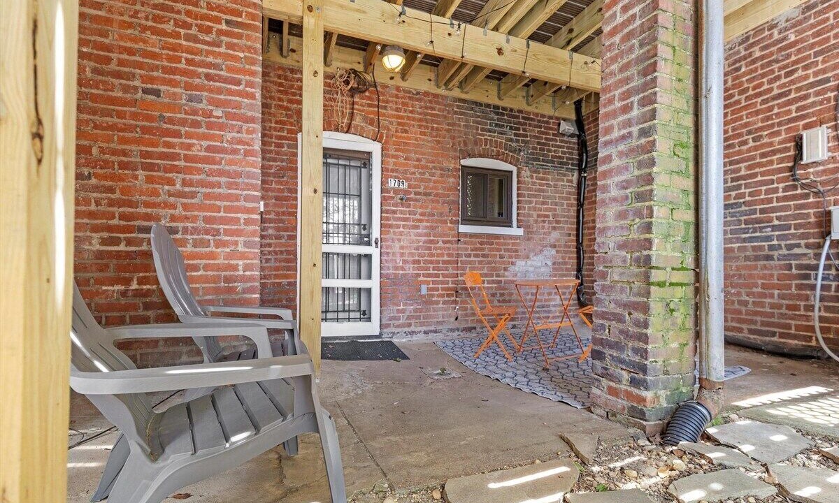 Photo of Patio Balcony in Lanier Heights