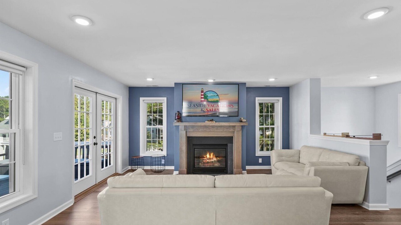 Photo of Livingroom in Captain's Cove