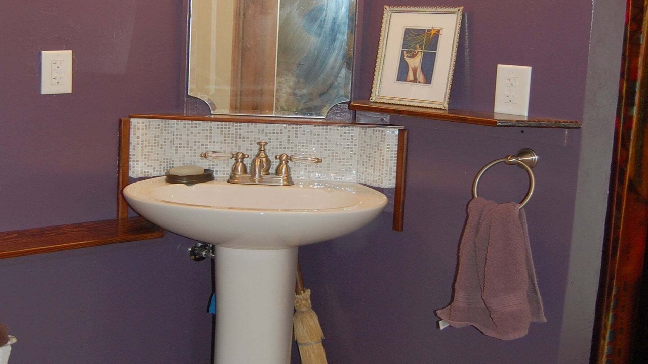 Photo of Bathroom in Alvadore
