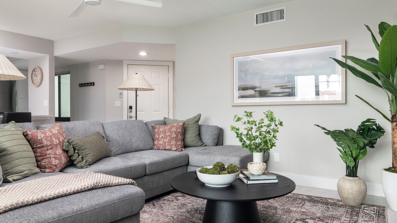 Photo of Livingroom in Pelican Bay