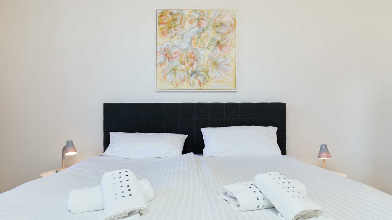 Photo of Bedroom in Pile
