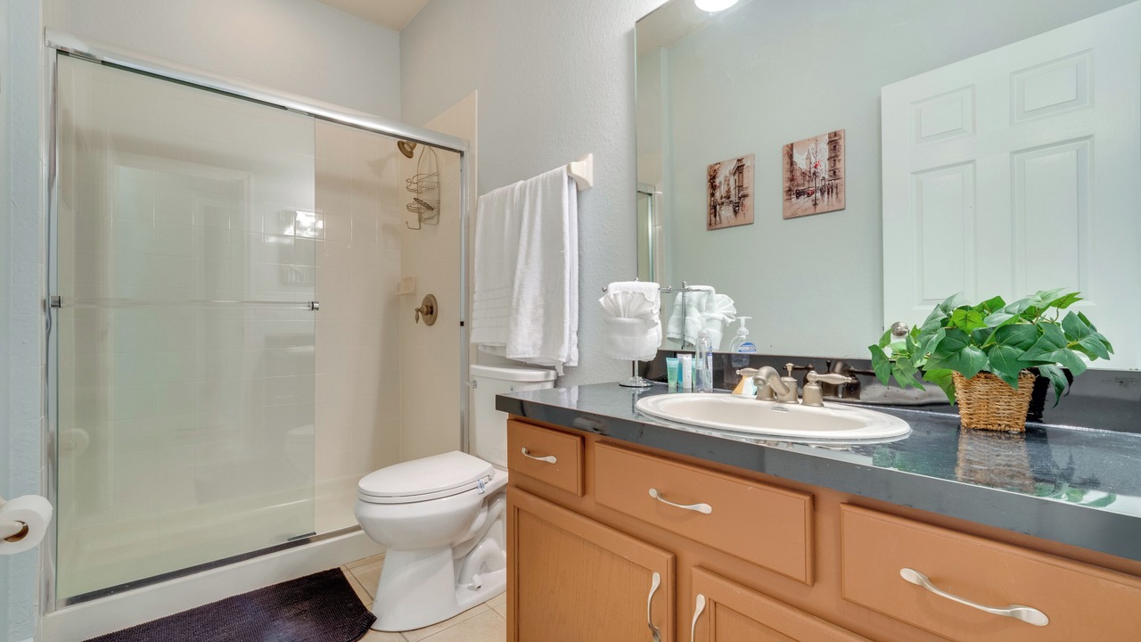 Photo of Bathroom in Trafalgar Village
