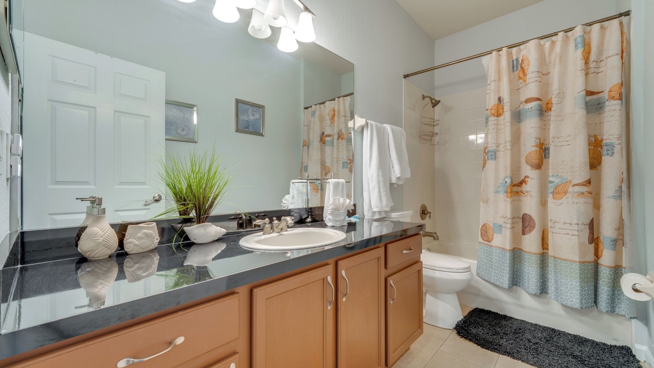 Photo of Bathroom in Trafalgar Village