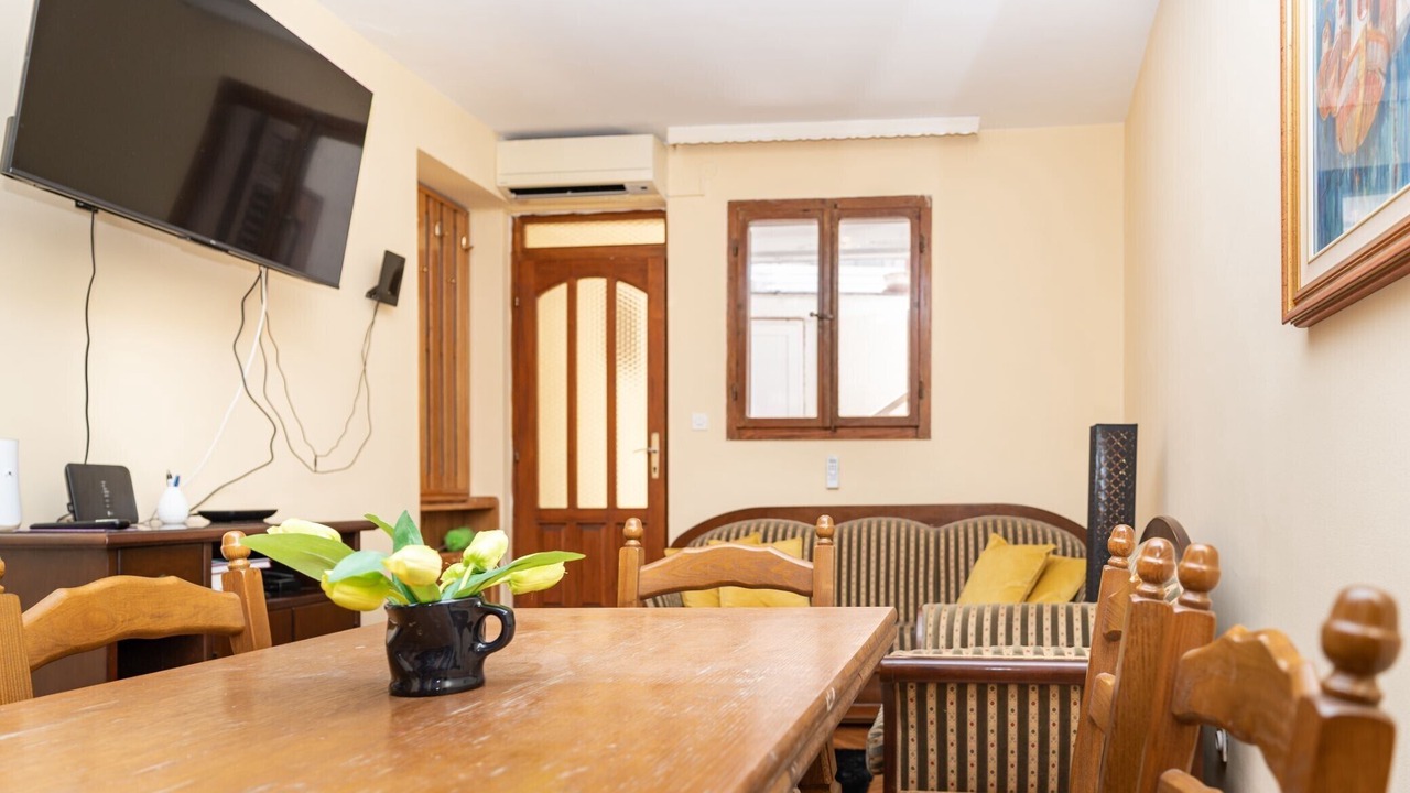 Photo of Livingroom in Pile