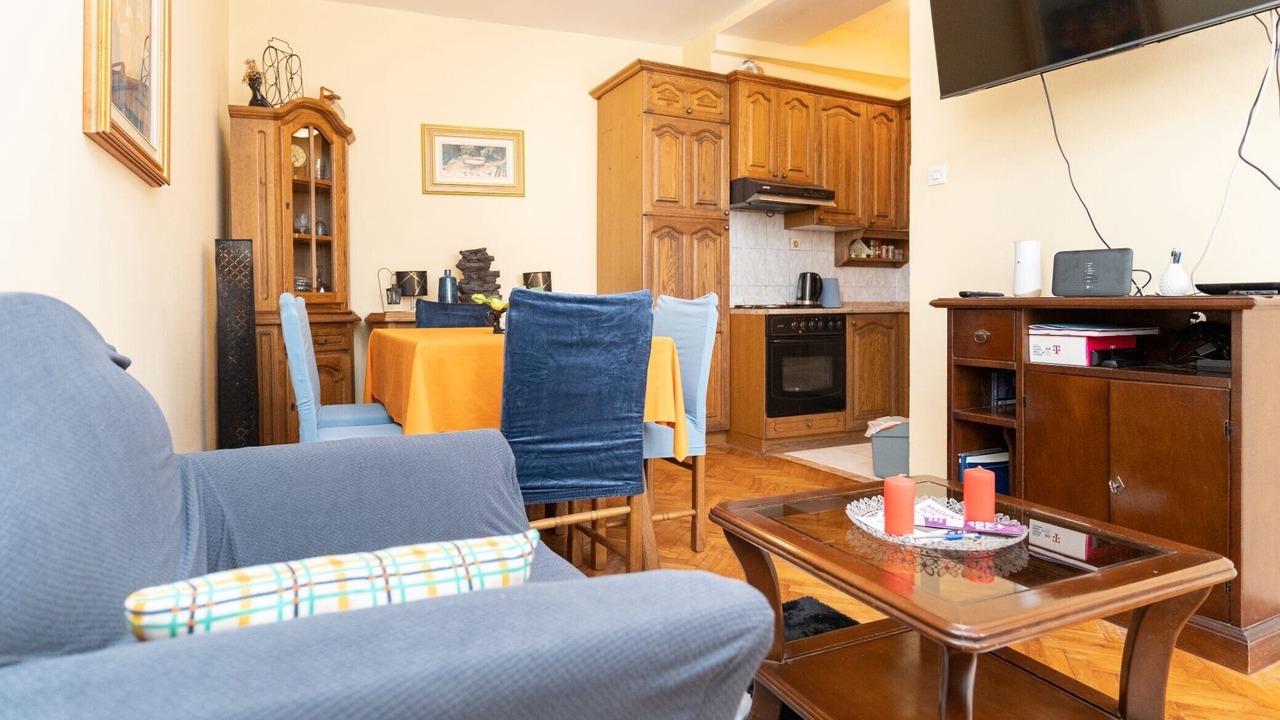 Photo of Livingroom in Pile