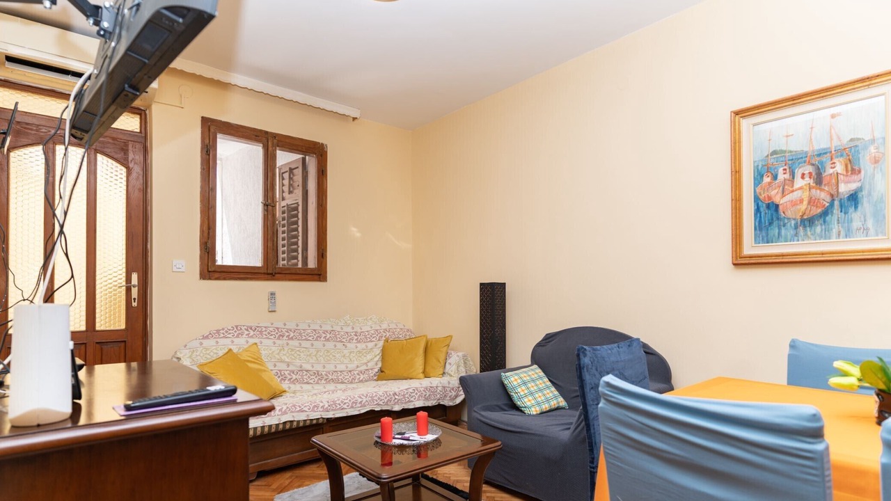 Photo of Livingroom in Pile