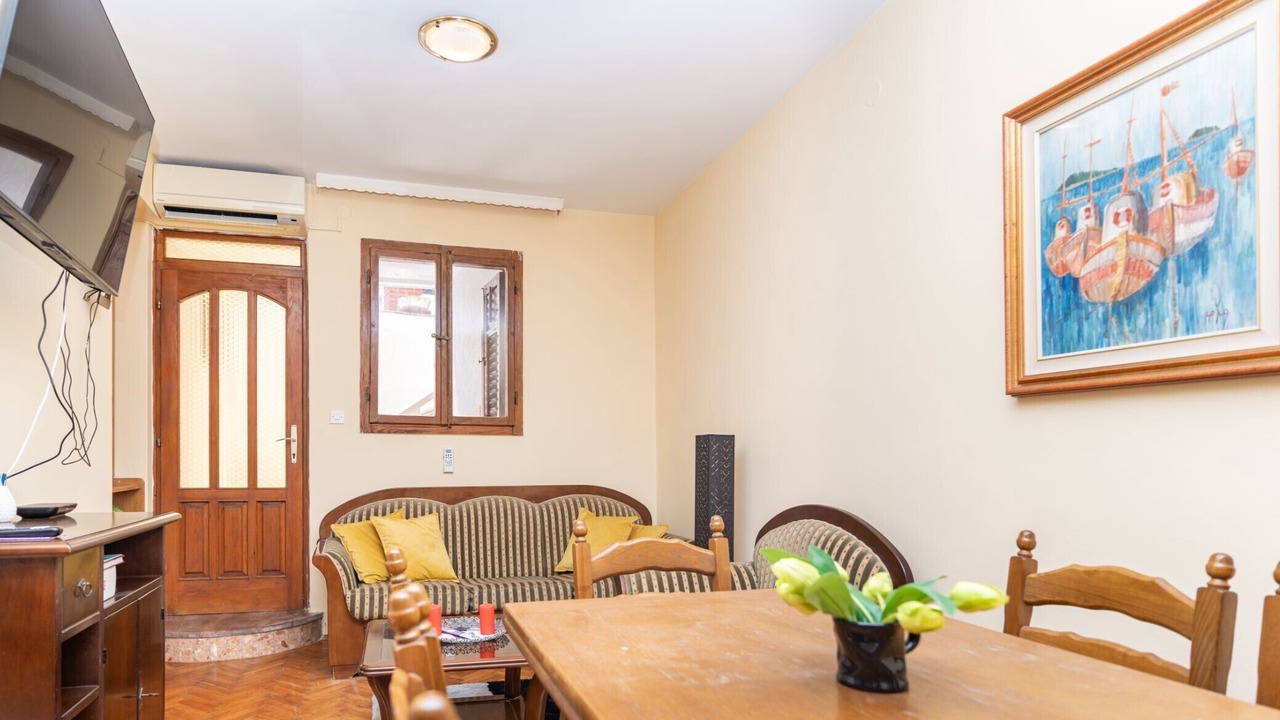 Photo of Livingroom in Pile