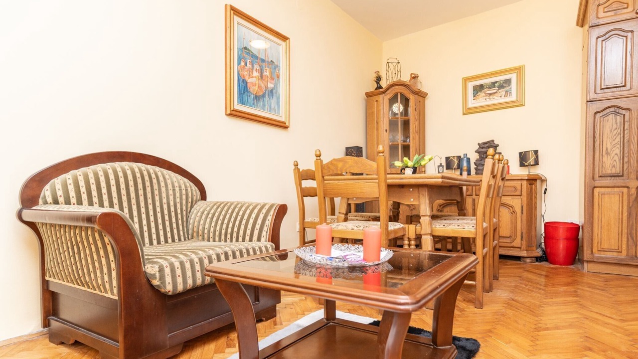 Photo of Livingroom in Pile
