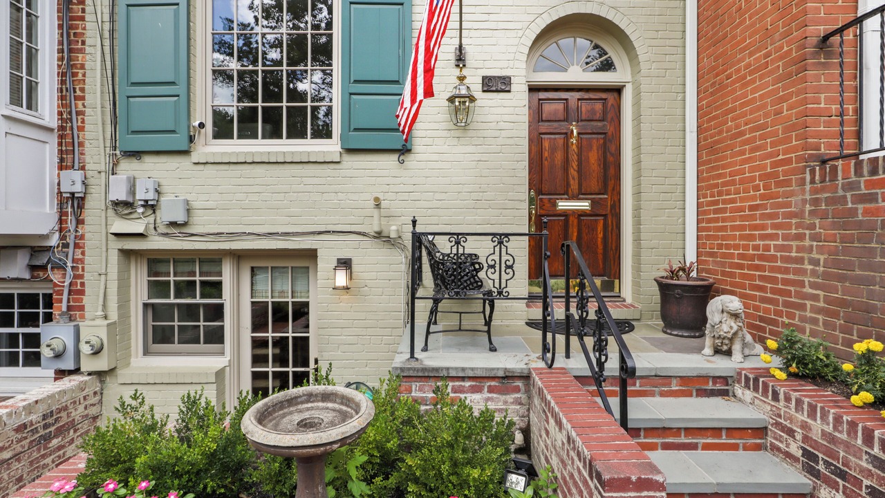 Photo of Others in Old Town Alexandria