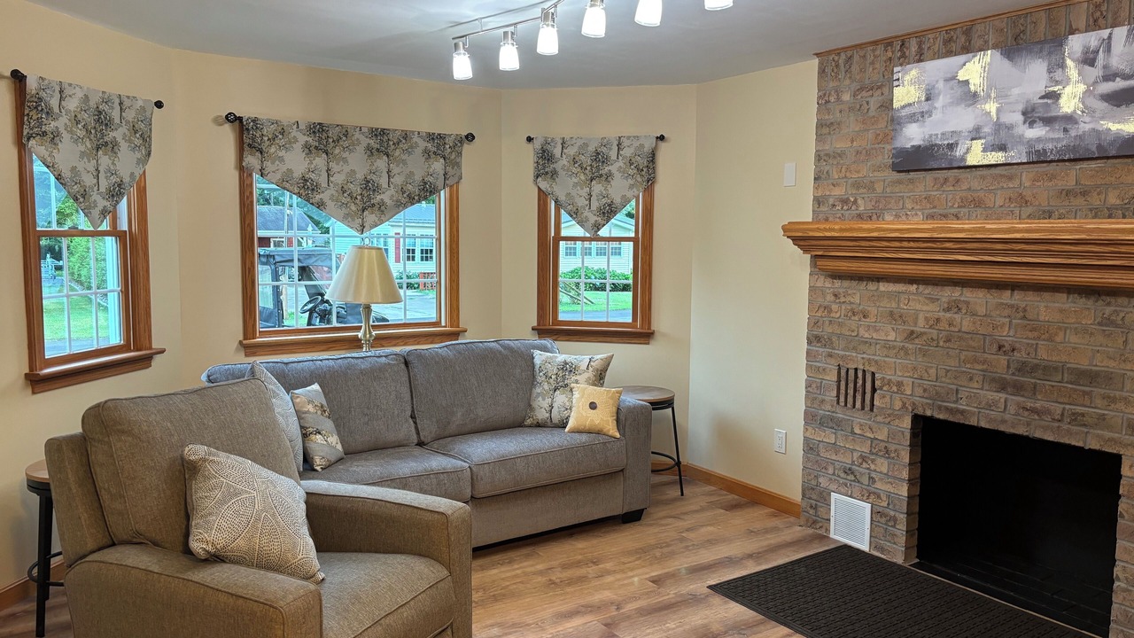 Photo of Livingroom in Conneaut Lakeshore