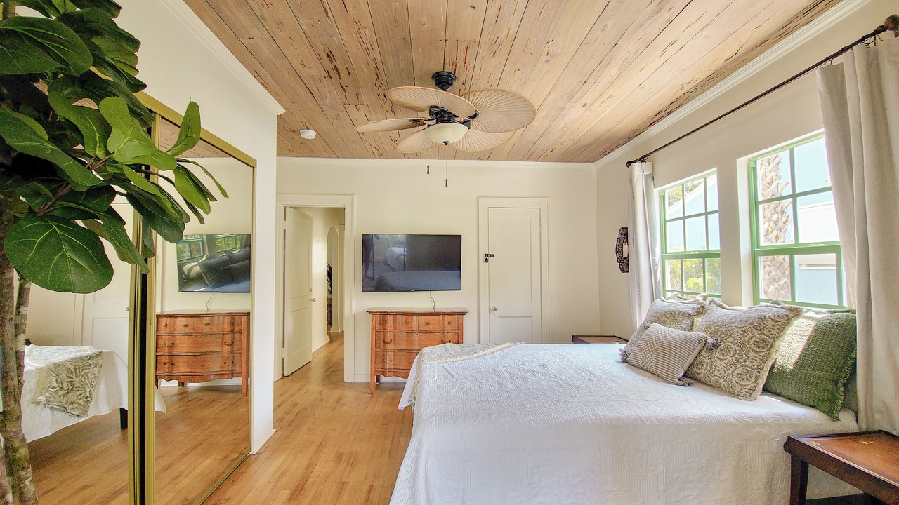 Photo of Bedroom in Flamingo Parks