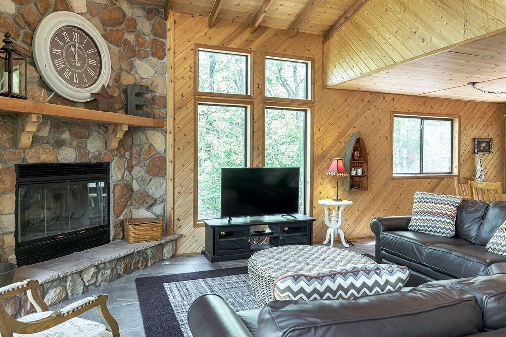 Photo of Livingroom in Innsbrook